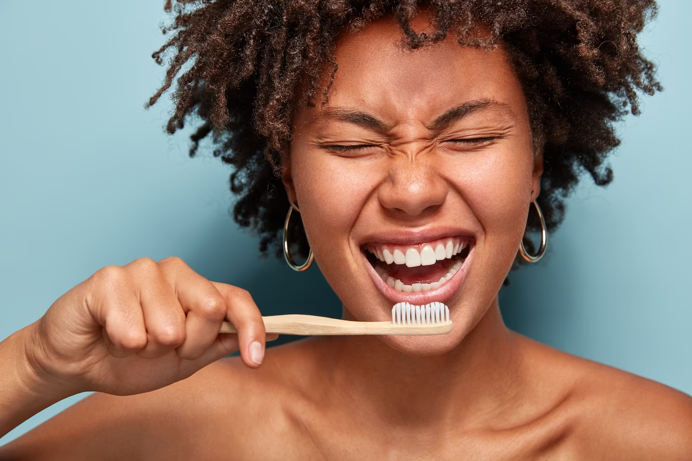 เเปรงสีฟันเป็นแหล่งสะสมของเชื้อโรคในช่องปาก